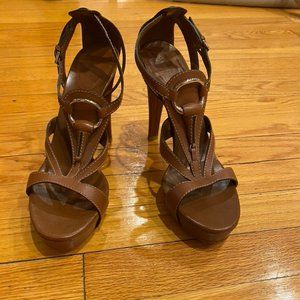 brown gucci sandals 39.5 like new